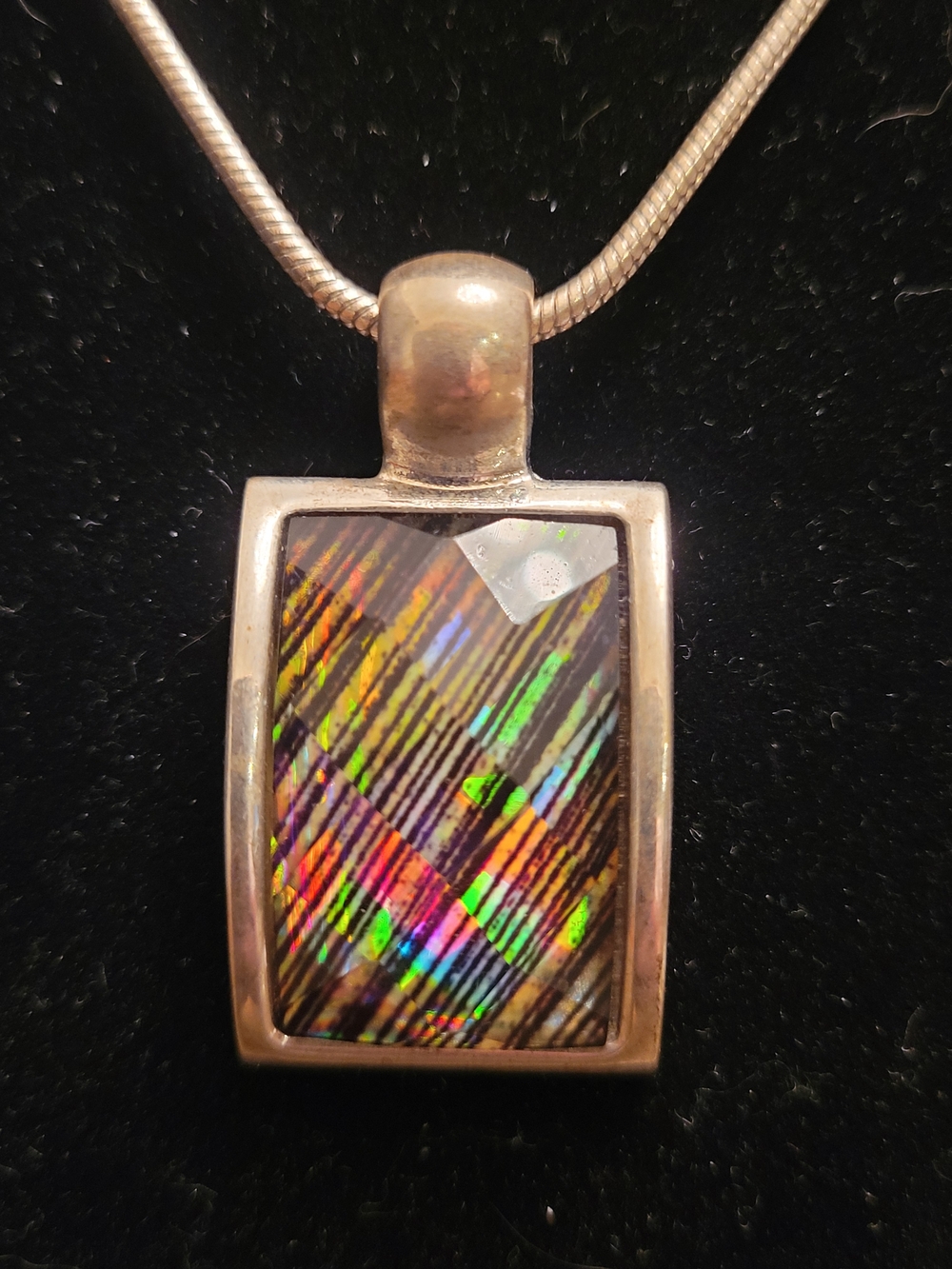 Vintage Kenneth Cole Silver Tone Iridescent Holographic Glass  Pendant Necklace
